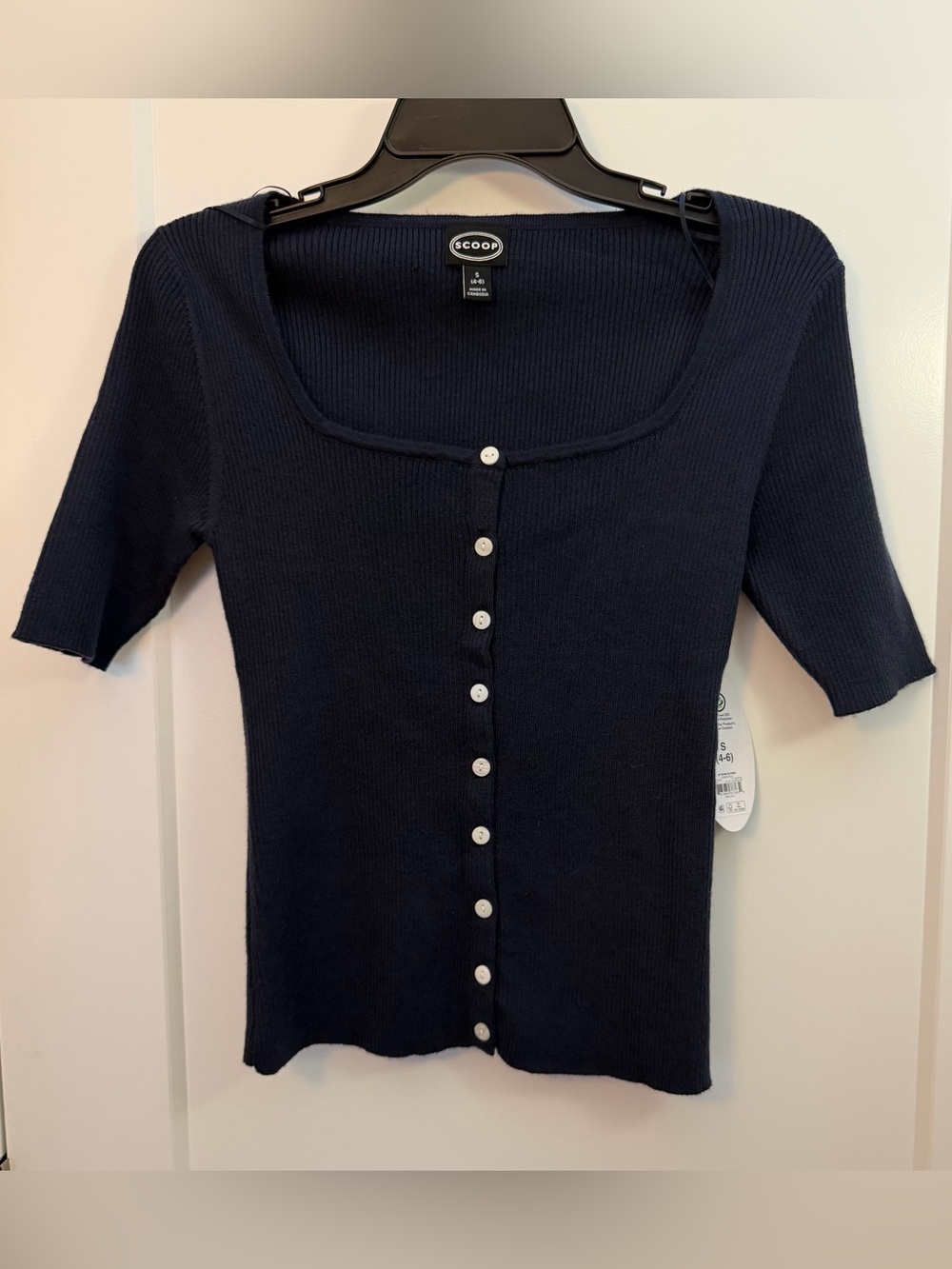 Scoop Ribbed Button-Down Top in Navy